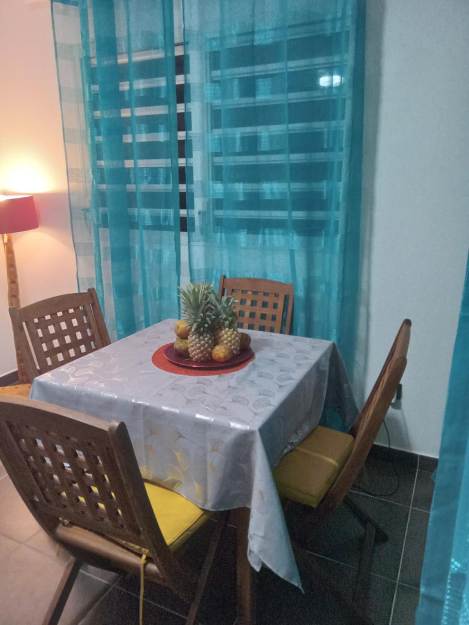 Les Pieds Dans L'Eau Chez Syl Appartement Le Moule Buitenkant foto